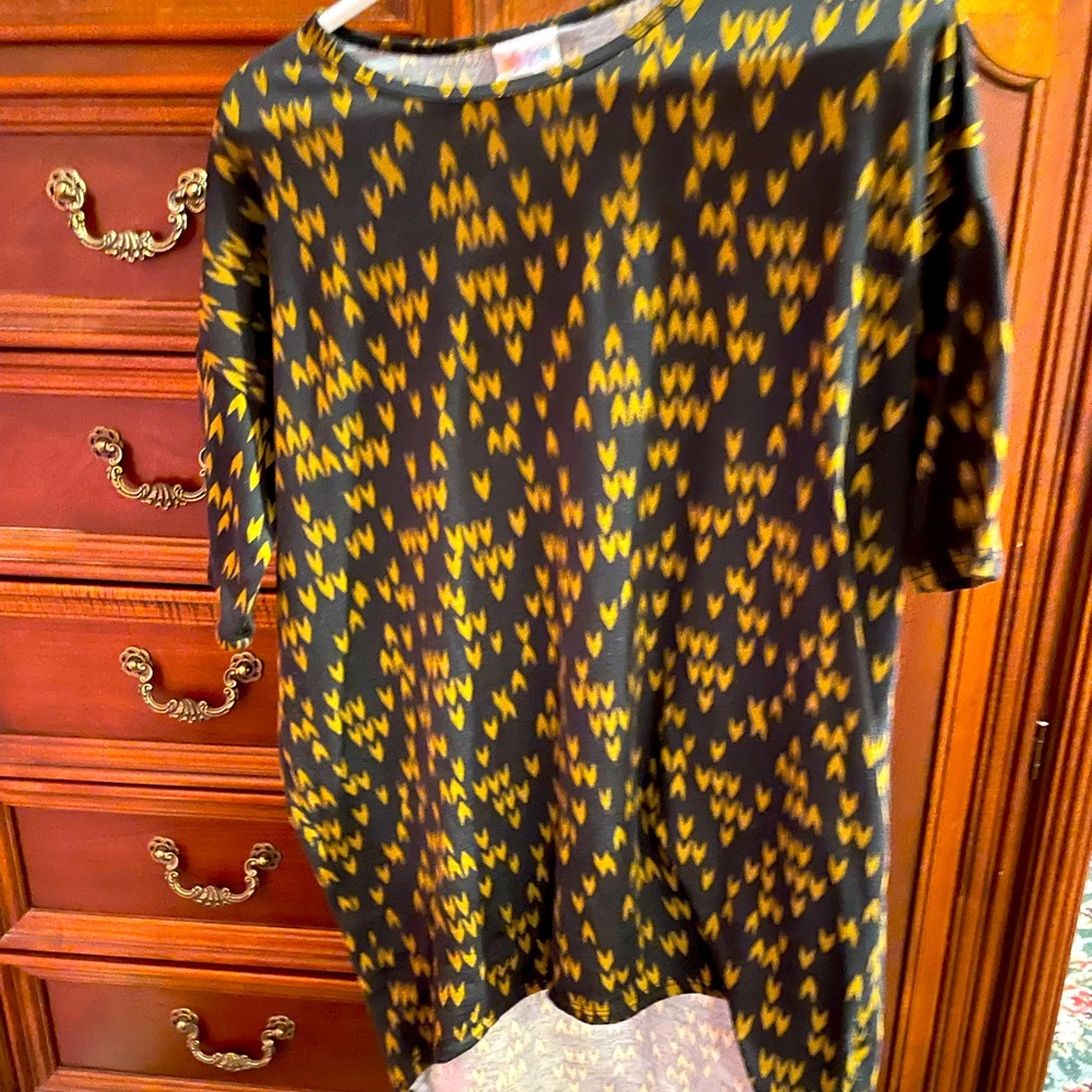 3/$10 ❤️ Mix & Match Bundle Sale Lularoe cute Irma top XS